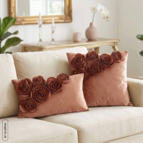 Zamatová obliečka 45x45 cm na vankúš FLORES, 3D ruže tehlová Zamatová obliečka 45x45 cm na vankúš FLORES, 3D ruže tehlová